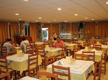 Laganas, Zante, Zakynthos - Village Inn Hotel Photo 4