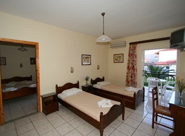 Laganas, Zante, Zakynthos - Village Inn Hotel Photo 7